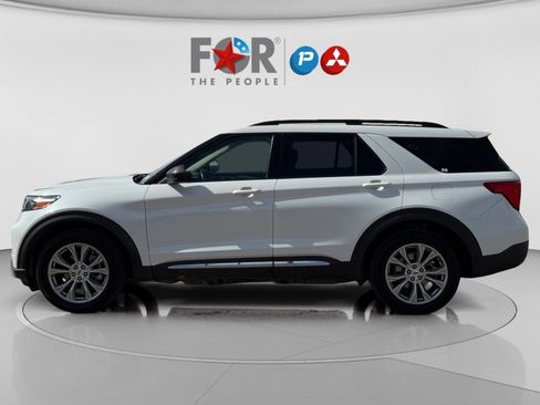 Used 2021 Ford Explorer XLT w/ Equipment Group 202A image 2