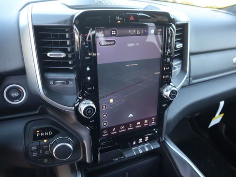 New 2026 RAM 1500 4x4 Crew Cab image 7