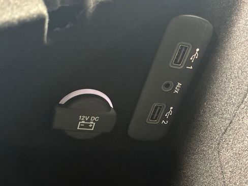 Used 2022 Dodge Challenger R/T w/ Blacktop Package image 6