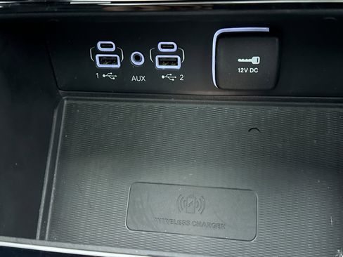 Used 2023 Jeep Grand Cherokee L Altitude AWD/4WD image 16