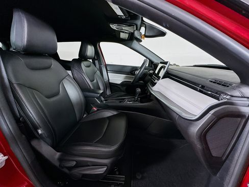 Used 2025 Jeep Compass Limited image 29