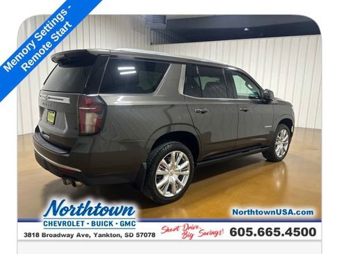 Used 2021 Chevrolet Tahoe High Country w/ Premium Package AWD/4WD image 5