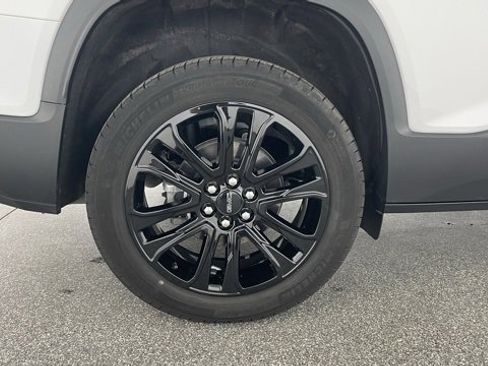 Used 2023 GMC Acadia SLE w/ Driver Convenience Package image 54