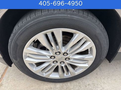 Used 2019 Cadillac XT5 Premium Luxury w/ Driver Assist Package image 6