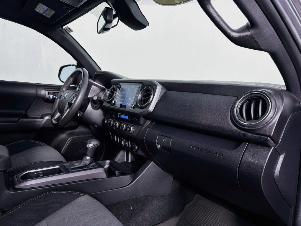Used 2022 Toyota Tacoma TRD Sport w/ Technology Package AWD/4WD image 31