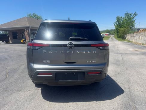 Used 2022 Nissan Pathfinder SV AWD/4WD image 5