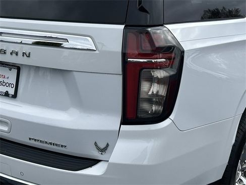 Used 2022 Chevrolet Suburban Premier image 11