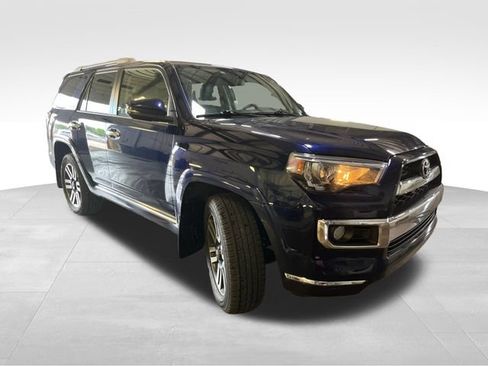 Used 2018 Toyota 4Runner 4WD image 8