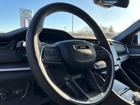 New 2026 Jeep Grand Cherokee Limited AWD/4WD image 32
