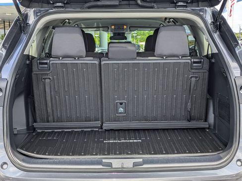 Used 2023 Toyota Highlander L FWD image 16