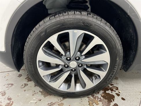 Used 2022 Buick Encore Preferred w/ Safety Package image 25