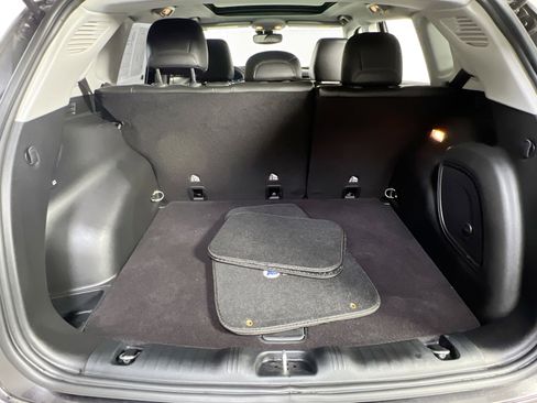 Used 2022 Jeep Compass Latitude w/ Sun and Sound Group image 24