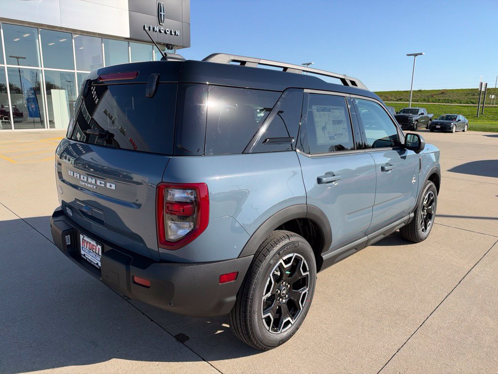 New 2026 Ford Bronco Sport Outer Banks w/ Outer Banks Tech Package+ AWD/4WD image 3