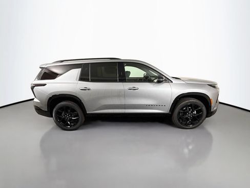 New 2026 Chevrolet Traverse RS w/ LPO, Floor Liner Package AWD/4WD image 8