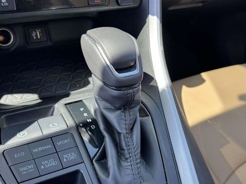 Used 2023 Toyota RAV4 XLE Premium AWD/4WD image 33