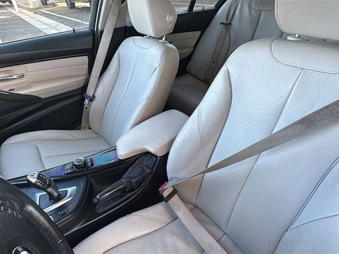 Used 2017 BMW 320i Sedan image 22