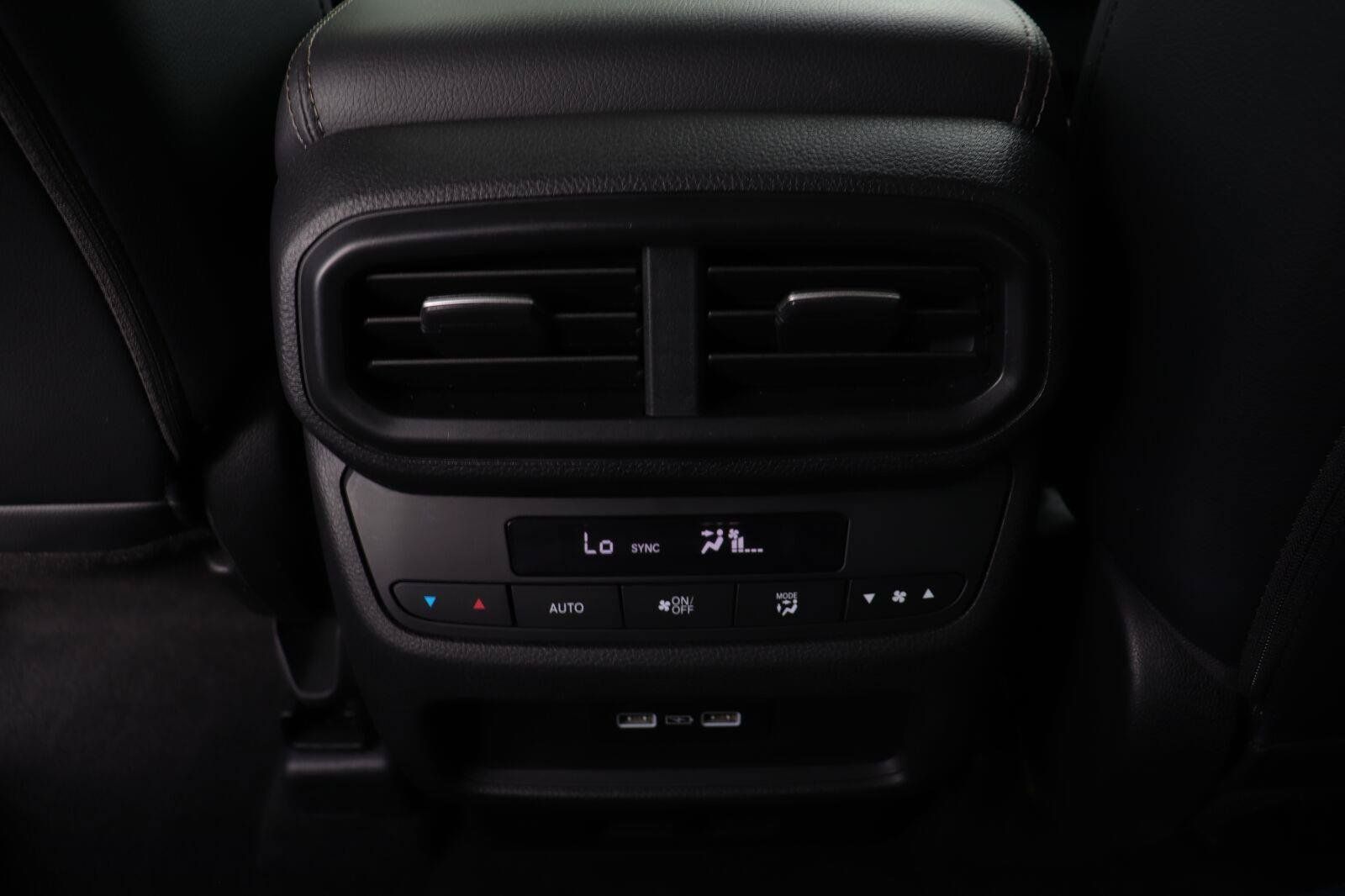 Used 2023 Honda Pilot Touring image 24