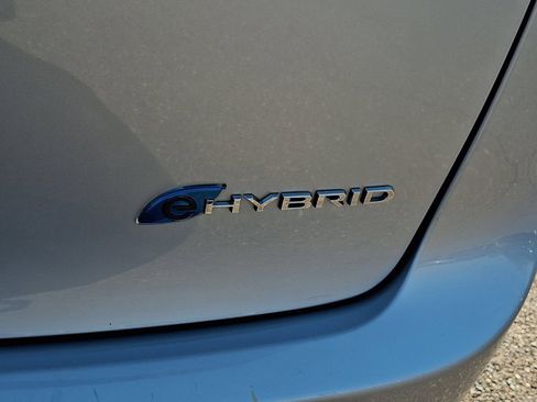 Used 2024 Chrysler Pacifica Select FWD image 31