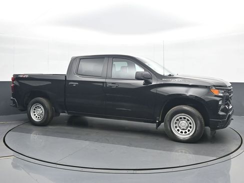 Used 2022 Chevrolet Silverado 1500 W/T w/ WT Convenience Package AWD/4WD image 8