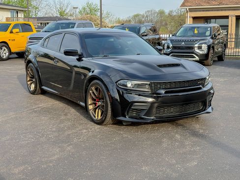 Used 2022 Dodge Charger SRT Hellcat w/ Carbon/Suede Interior Package image 4