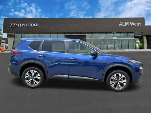 Used 2023 Nissan Rogue SV AWD/4WD image 4