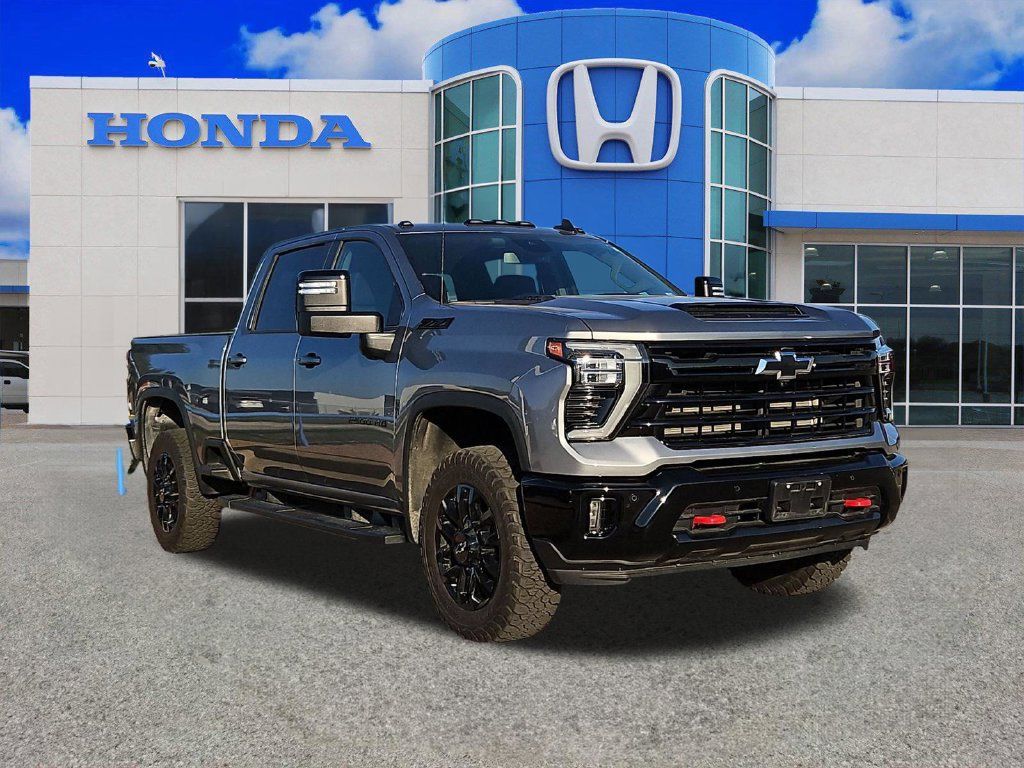 Used 2025 Chevrolet Silverado 2500 LT w/ Trail Boss Package AWD/4WD image 4