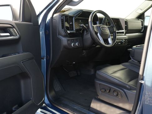 Used 2024 GMC Sierra 1500 SLT image 15