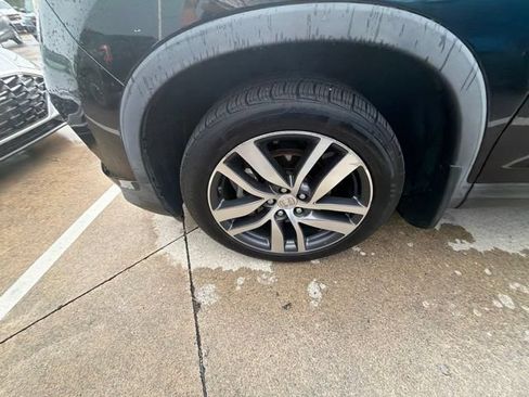 Used 2017 Honda Pilot Elite image 9
