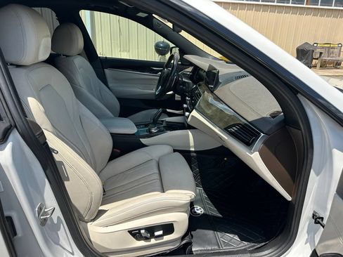 Used 2018 BMW 640i Gran Turismo xDrive AWD/4WD image 18