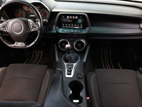 Used 2016 Chevrolet Camaro SS RWD image 13