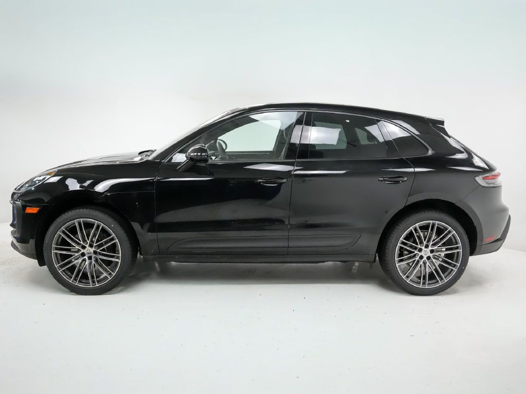 Used 2026 Porsche Macan AWD/4WD image 2