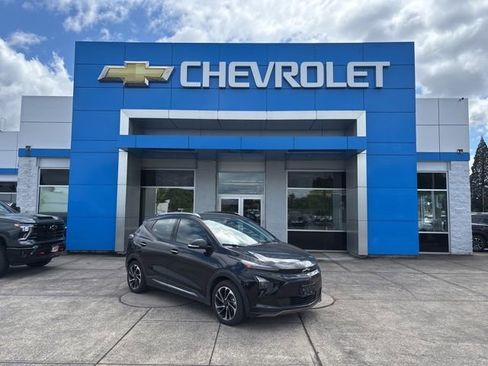 Used 2023 Chevrolet Bolt EUV Premier w/ Sun & Sound Package FWD image 1