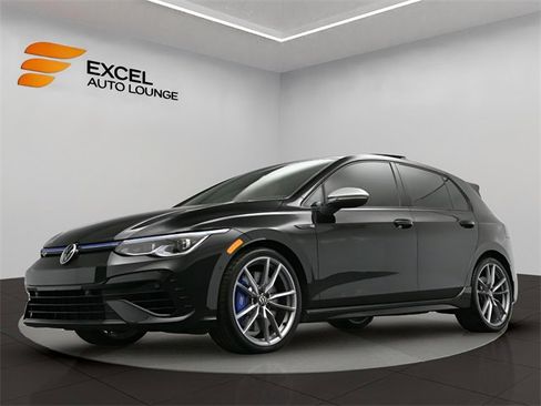 Used 2024 Volkswagen Golf R image 40