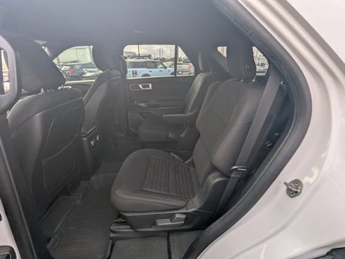Used 2020 Ford Explorer XLT image 15