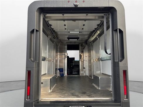 Used 2024 Chevrolet Brightdrop 600 w/ Battery Pack, Max Range image 12