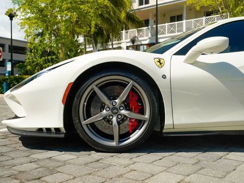 Used 2021 Ferrari F8 Tributo image 13