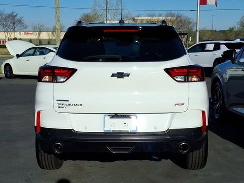 Used 2023 Chevrolet TrailBlazer RS w/ Sun and Liftgate Package AWD/4WD image 2
