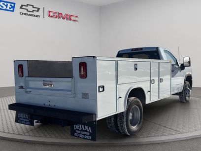 New 2025 GMC Sierra 3500 Pro w/ Convenience Package