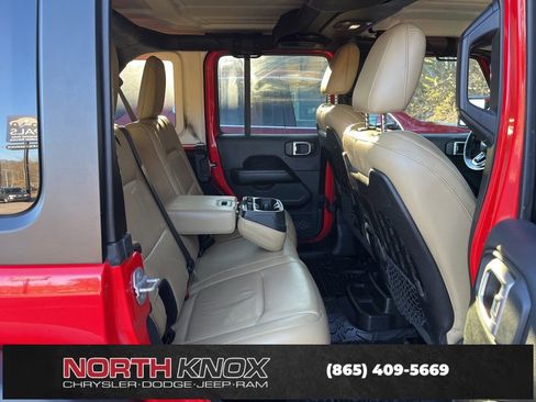 Used 2018 Jeep Wrangler Unlimited Rubicon w/ Dual Top Group image 12