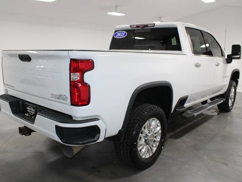 Used 2021 Chevrolet Silverado 2500 High Country w/ Z71 Off-Road Package AWD/4WD image 9
