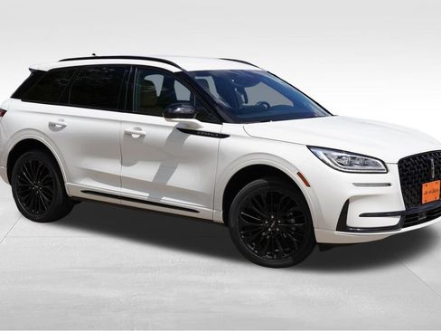 Used 2023 Lincoln Corsair Reserve w/ Jet Appearance Package AWD/4WD image 2