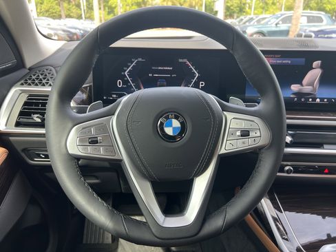 Used 2026 BMW X7 xDrive40i image 18