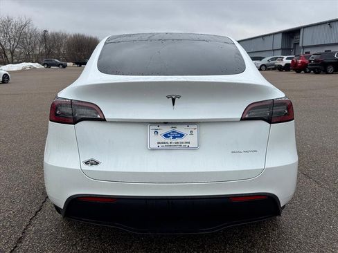 Used 2023 Tesla Model Y Long Range image 3