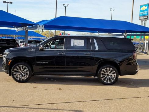 New 2026 Chevrolet Suburban High Country image 2