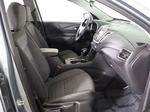 Used 2024 Chevrolet Equinox LT image 32