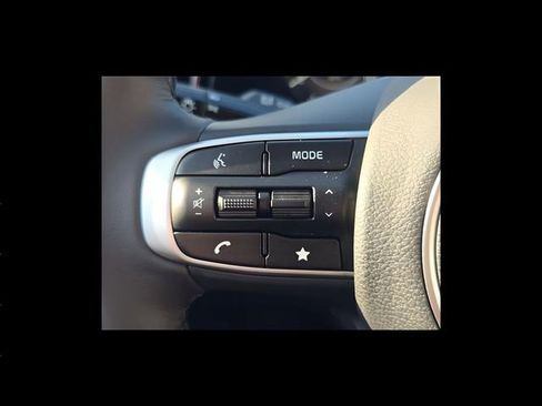 Used 2025 Kia Sportage SX image 24