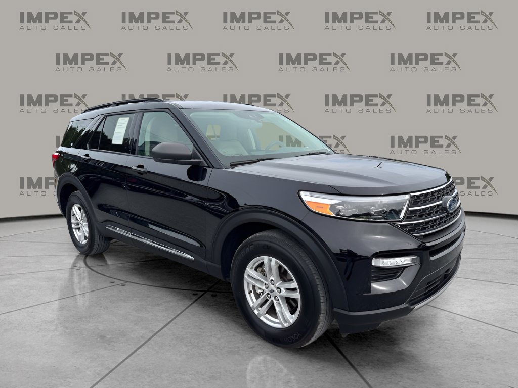 Used 2023 Ford Explorer XLT w/ Equipment Group 202A AWD/4WD image 7