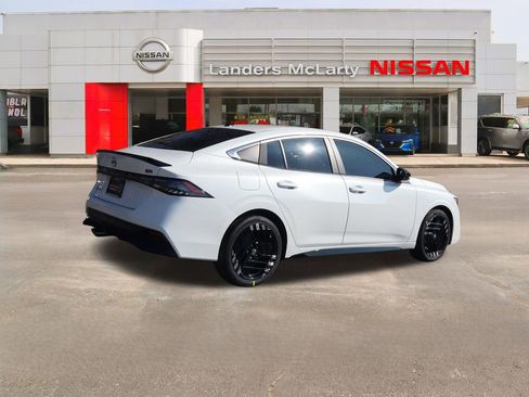 New 2026 Nissan Sentra SR w/ Floor Mat Package image 3