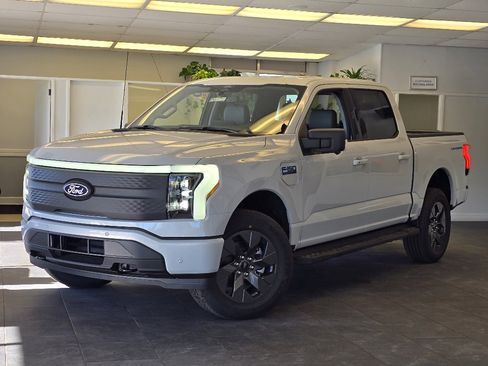 New 2025 Ford F150 Lightning Flash image 2
