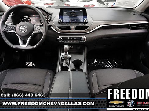 Used 2025 Nissan Altima 2.5 SV image 7